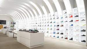 Shoe Shop For Grabs thumbnail 3